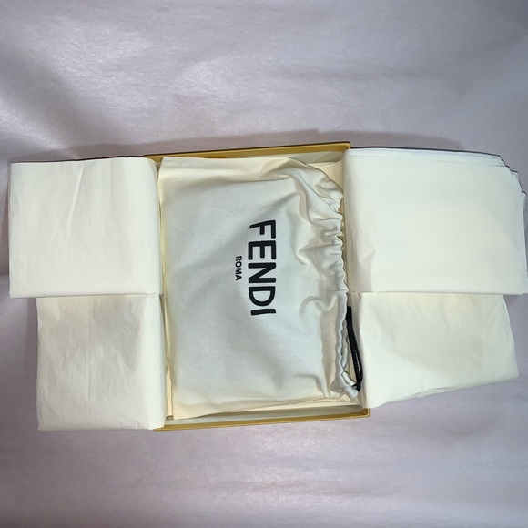 NIB auth FENDI cobalt blue SELLERIA purse CALENDAR - Picture 4 of 13